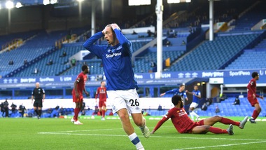 Ancelotti sfiora la vittoria con il Liverpool. Il Chelsea piega l'Aston Villa