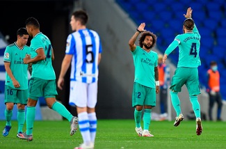 Liga, il Real Madrid aggancia il Barcellona. Tre punti per Valencia e Celta