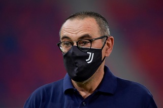 Sarri: "La Juve non deve farsi scalfire. Bernardeschi? E' sottovalutato"