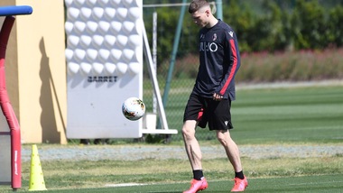 Bologna, Skov Olsen e Santander: solo terapie