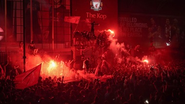 Liverpool, festa dei tifosi senza rispetto delle norme anti contagio