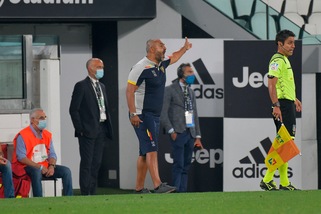 Lecce, Liverani: "Giocato alla pari fino al rosso di Lucioni"