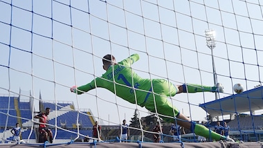 Brescia-Genoa 2-2, Lopez si illude poi due rigori salvano Nicola
