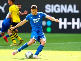 Kramaric segna un rigore no look al Borussia Dortmund