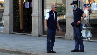 Lombardia, obbligo di mascherine all'aperto fino al 14 luglio