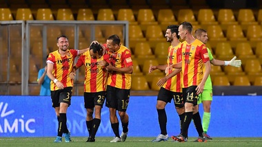 Benevento, promozione in Serie A da record: segna Sau, gioia Inzaghi