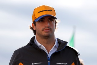 F1, Carlos Sainz: "McLaren, non possiamo permetterci di perdere la concentrazione"