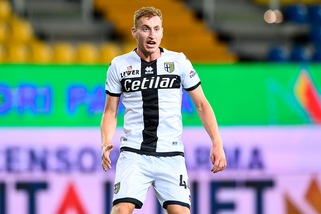 Parma, Kulusevski e altri dieci prolungano fino al 31 agosto: ufficiale