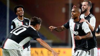 Genoa-Juve 1-3: magie di Dybala, Ronaldo e Douglas Costa