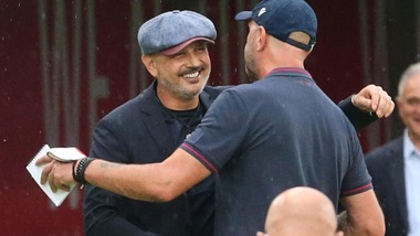 Bologna, Mihajlovic scherza in tv con Zenga: "Walter, sei una mezza sega"