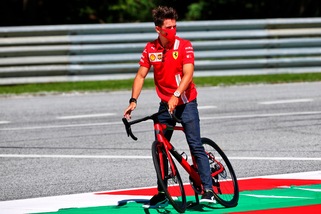 F1 Ferrari, Leclerc: "Vettel mancherà come pilota e come persona"