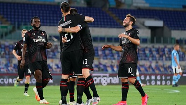 Lazio-Milan 0-3: Calhanoglu, Ibra e Rebic mandano la Juve a +7