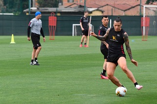 Bologna, Santander e Poli si allenano a parte