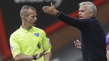 Tottenham, Mourinho: "Arbitri? Si dovrebbe parlare con loro a fine gara"