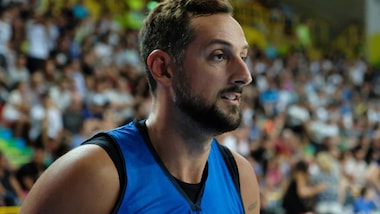 Nba, Belinelli con la scritta 'Uguaglianza' sulla maglietta