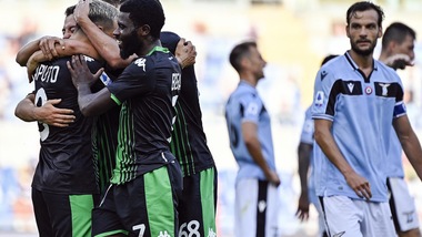 Lazio-Sassuolo 1-2: Raspadori e Caputo spietati, assist a Juve e Atalanta