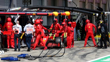 Crollo Ferrari, implacabile la stampa mondiale: "Fallimento incredibile"
