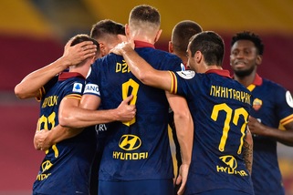 Una magia di Pessina non basta al Verona: la Roma vince con il volo di Dzeko