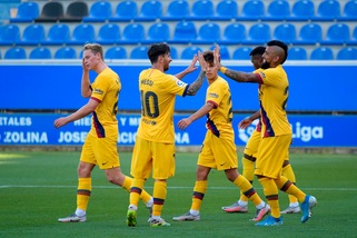 Arthur non convocato, il Barcellona cala la manita con l'Alaves