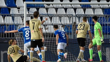 Spal in B, colpo Genoa. Festa Napoli allo scadere