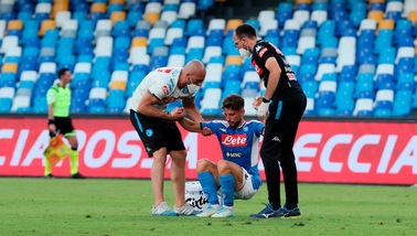 Napoli, trauma contusivo al gluteo destro per Mertens