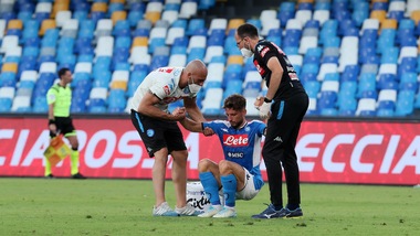 Napoli, trauma contusivo al gluteo destro per Mertens