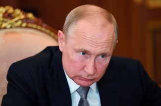 Bloomberg: "Coronavirus, élite russa già ad aprile aveva accesso al vaccino in prova"