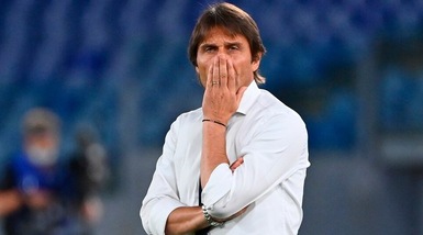 Conte, malumore e stoccata ai dirigenti dell'Inter: i social impazziscono