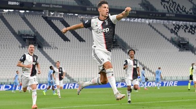 Juve-Lazio 2-1: Ronaldo firma una doppietta scudetto. L'Inter è a -8