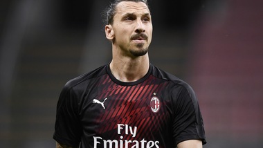 Il Leeds: "Ibrahimovic? Abbiamo cambiato idea, vogliamo Cavani"