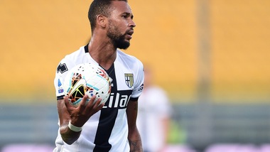Parma, i convocati per il Napoli. Hernani out