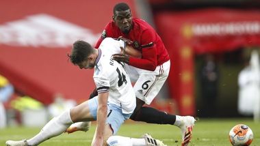 Pogba, che ingenuità! Pari United, Ogbonna festeggia la salvezza. Chelsea ko a Liverpool 5-3!