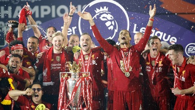 Liverpool, parte la festa! I Reds venerano…la Kop