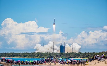 Cina, via alla missione su Marte: si cercano acqua e forme di vita