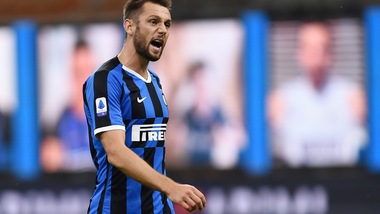 Sollievo per l'Inter, solo una leggera distorsione per De Vrij