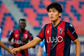 Bologna, per Tomiyasu lesione al bicipite femorale