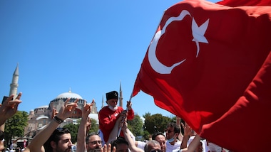 Coronavirus, Turchia: troppi fedeli, bloccati gli accessi a Santa Sofia