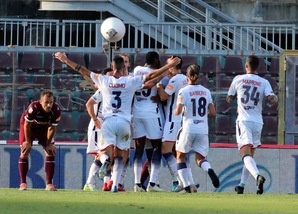 A Crotone esplode la gioia: festa promozione fino all'alba