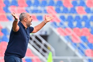 Lecce, Liverani: "Vorrei rivedere quel tocco di mano prima del 3-2"