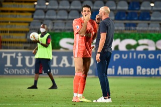 Zenga: "Bravo Cagliari. Buffon? Ecco cosa ci siamo detti"