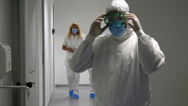 Coronavirus, Pasini: "Seconda ondata? Arriverà con i viaggiatori internazionali"