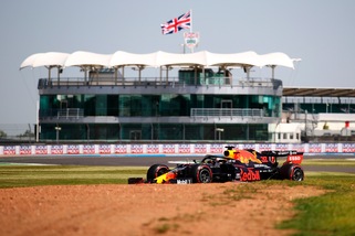 GP Silverstone, Verstappen il più veloce nelle libere, Leclerc quinto con la Ferrari