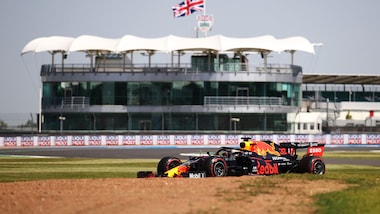GP Silverstone, Verstappen il più veloce nelle libere, Leclerc quinto con la Ferrari