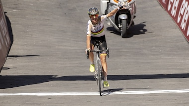 Strade Bianche, Van Vleuten vince la gara femminile