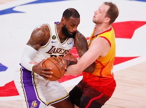 Nba, Lakers sicuri del primo posto a Ovest. Gallinari ne fa 20, Melli 5