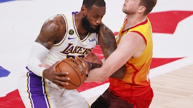 Nba, Lakers sicuri del primo posto a Ovest. Gallinari ne fa 20, Melli 5