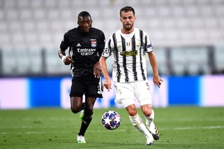 Pjanic, addio alla Juve: "Eliminazione difficile da accettare"