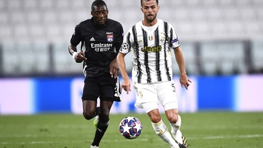 Pjanic, addio alla Juve: "Eliminazione difficile da accettare"