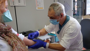 Coronavirus, i dati in Italia: salgono i contagi, vittime al minimo storico