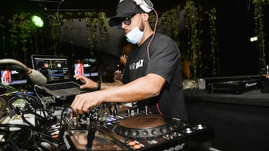 Coronavirus, Sardegna: le discoteche restano aperte